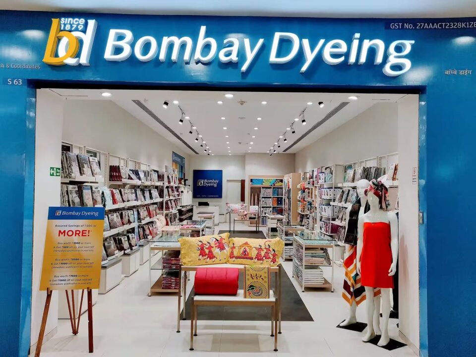 Bombay Dyeing Ltd Debt free; Sees 127%Profit