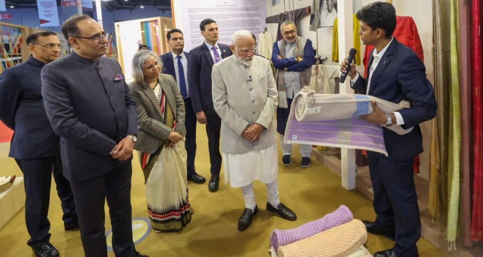 Hon’ble Prime Minister of India Takes A Tour of Bharat Tex